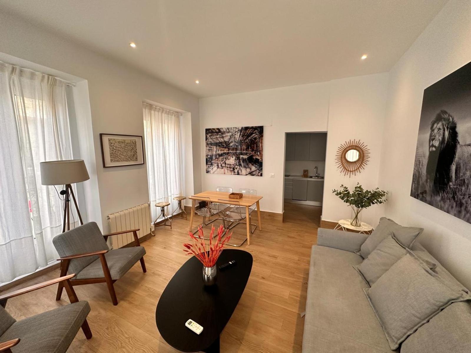 Amazing 3Bd 3Bth With 9 Balconies By Madrid4You Apartments 외부 사진
