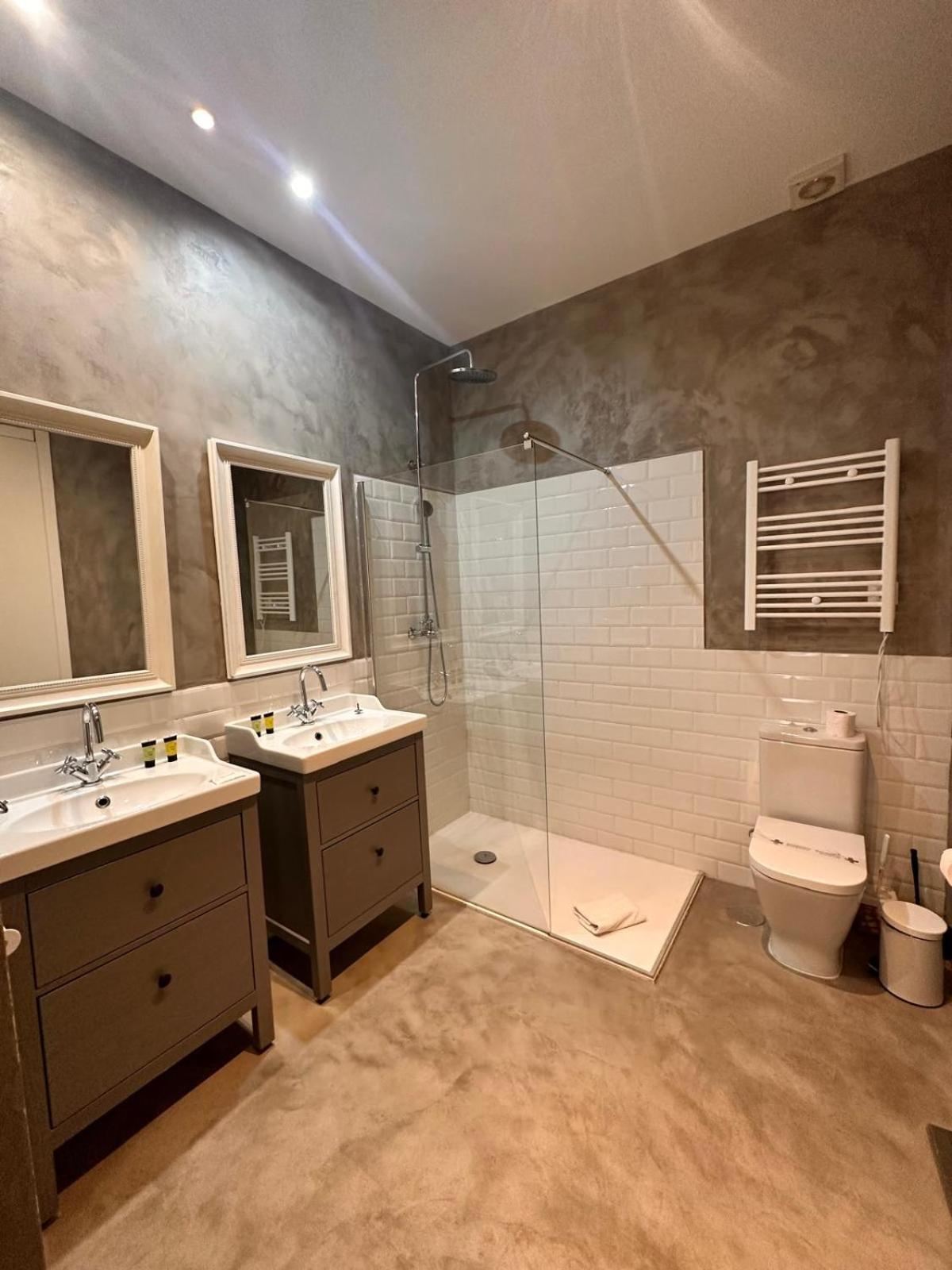 Amazing 3Bd 3Bth With 9 Balconies By Madrid4You Apartments 외부 사진