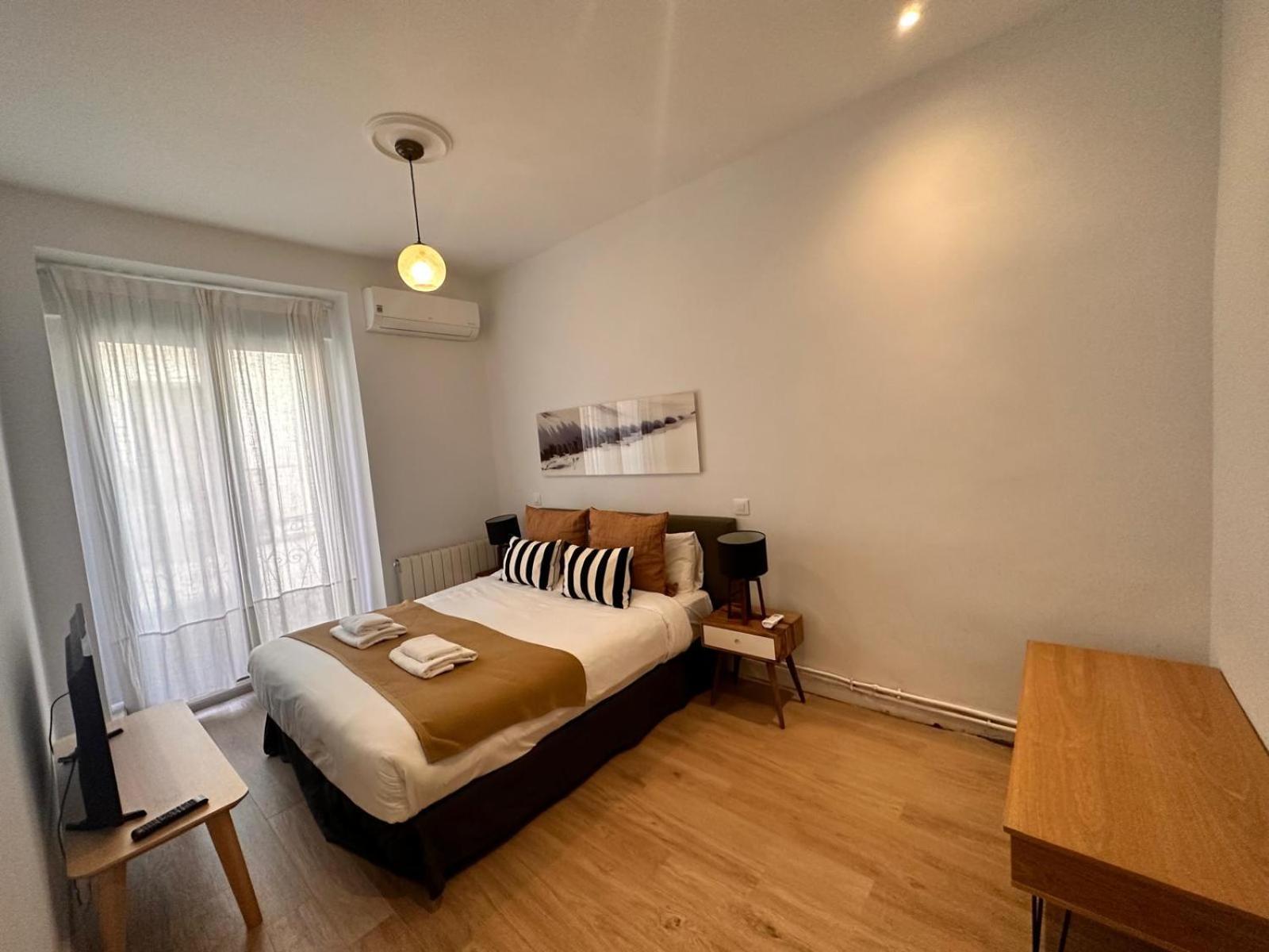 Amazing 3Bd 3Bth With 9 Balconies By Madrid4You Apartments 외부 사진